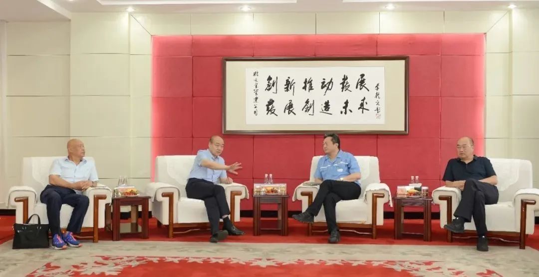 河南省企联梁铁山会长、安阳市企联刘润生会长莅临万搏（中国）集团调研指导